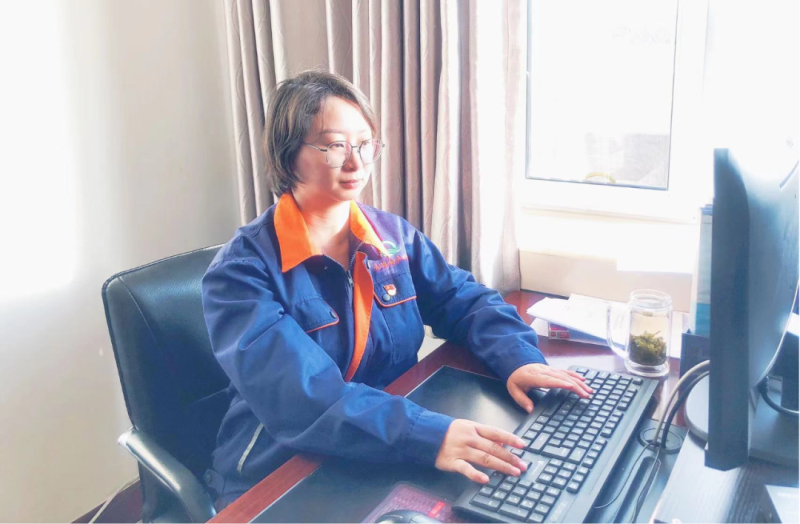 省物產(chǎn)集團黨務(wù)工作者、先進模范持續(xù)熱議黨的二十大精神（二）