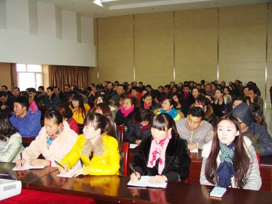 內(nèi)強(qiáng)個(gè)人素質(zhì)，外塑企業(yè)形象